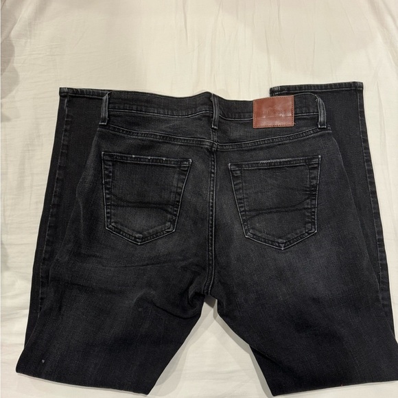 Hollister ripped jeans - Picture 3 of 6